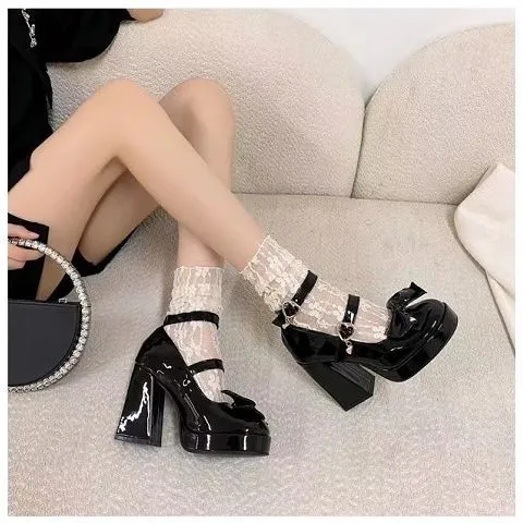 Aiertu shoes Lolita Leather Shoes Campus Sweet Cool Hot Girl High Heels Retro Hepburn Style Mary Jane Shoes Lo Fashion