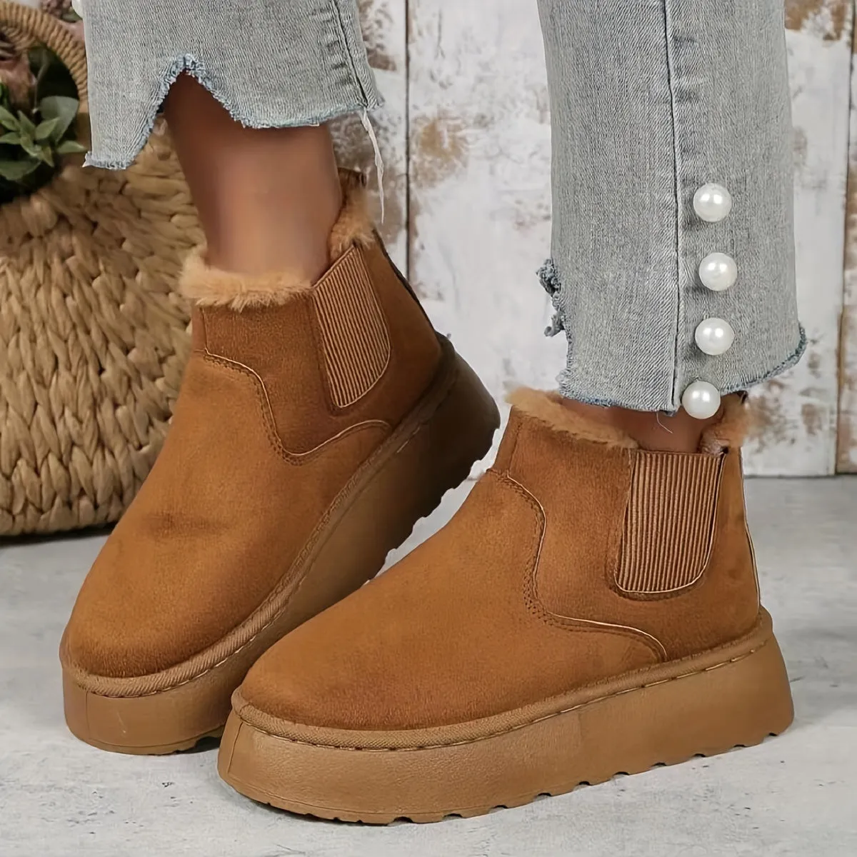 Cozy Plush Lined Womens Platform Ankle Boots for Casual Comfort