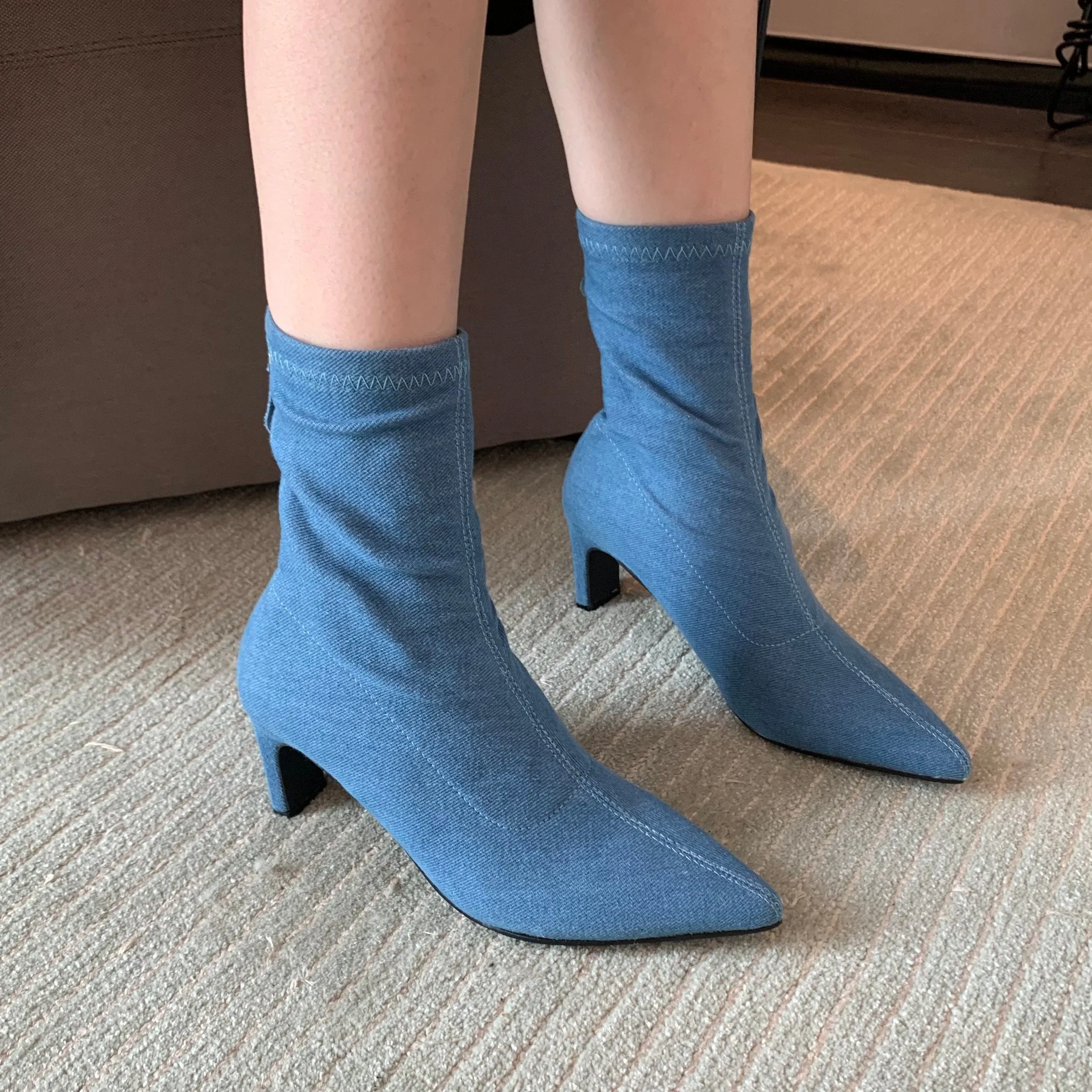 Fashionable Pointed Toe Blue Cowboy Boots