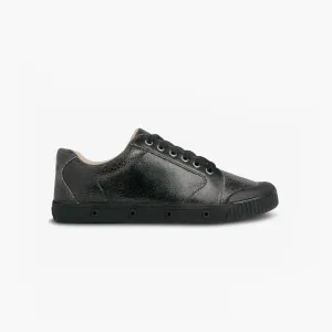 Low Top Crackled Leather in Black