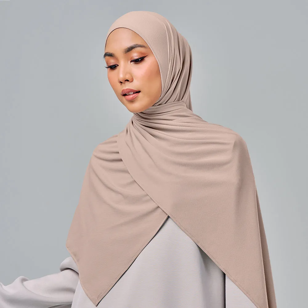 Najwa Sport Shawl - Pitcher