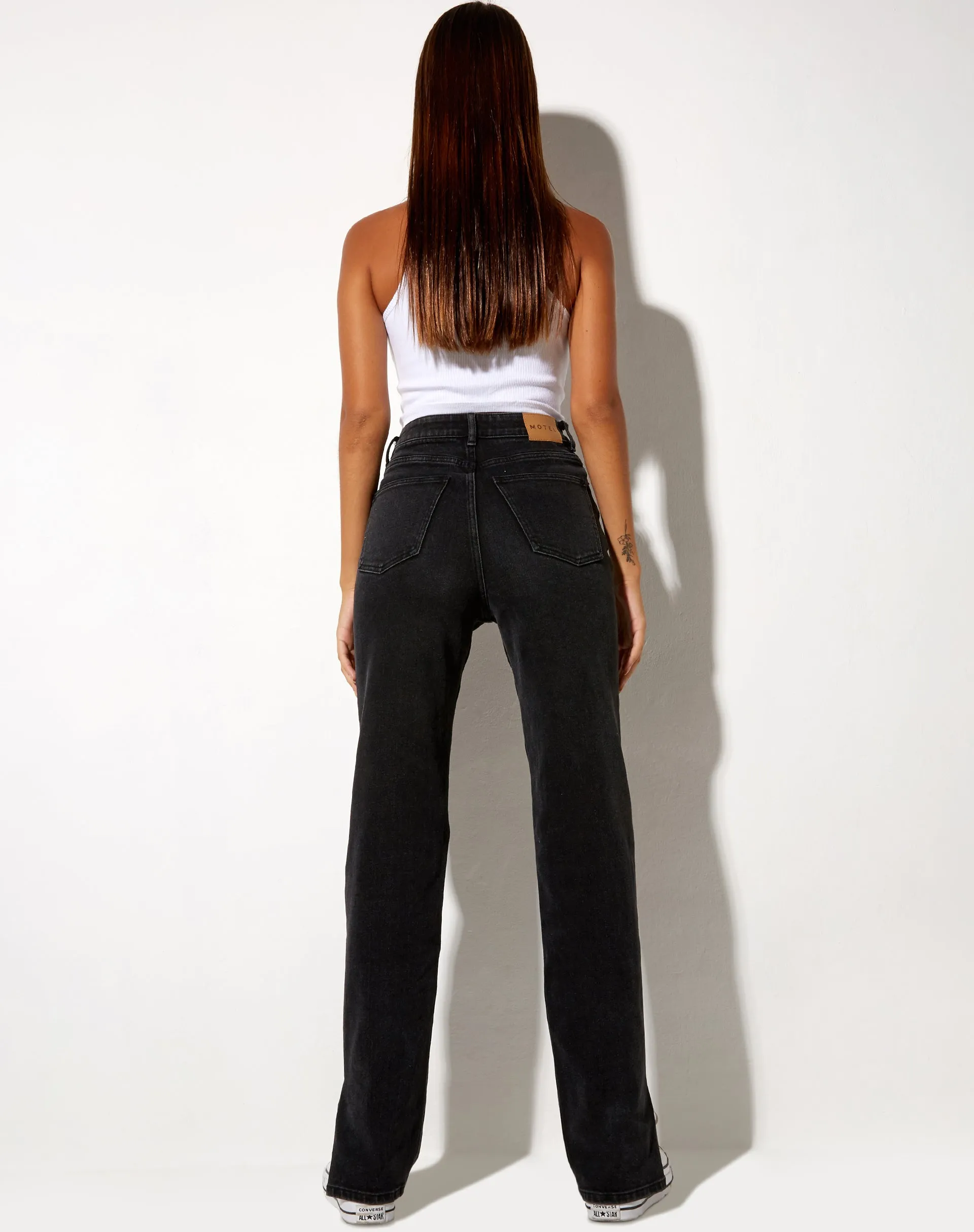 Straight Leg Jeans in Black Wash