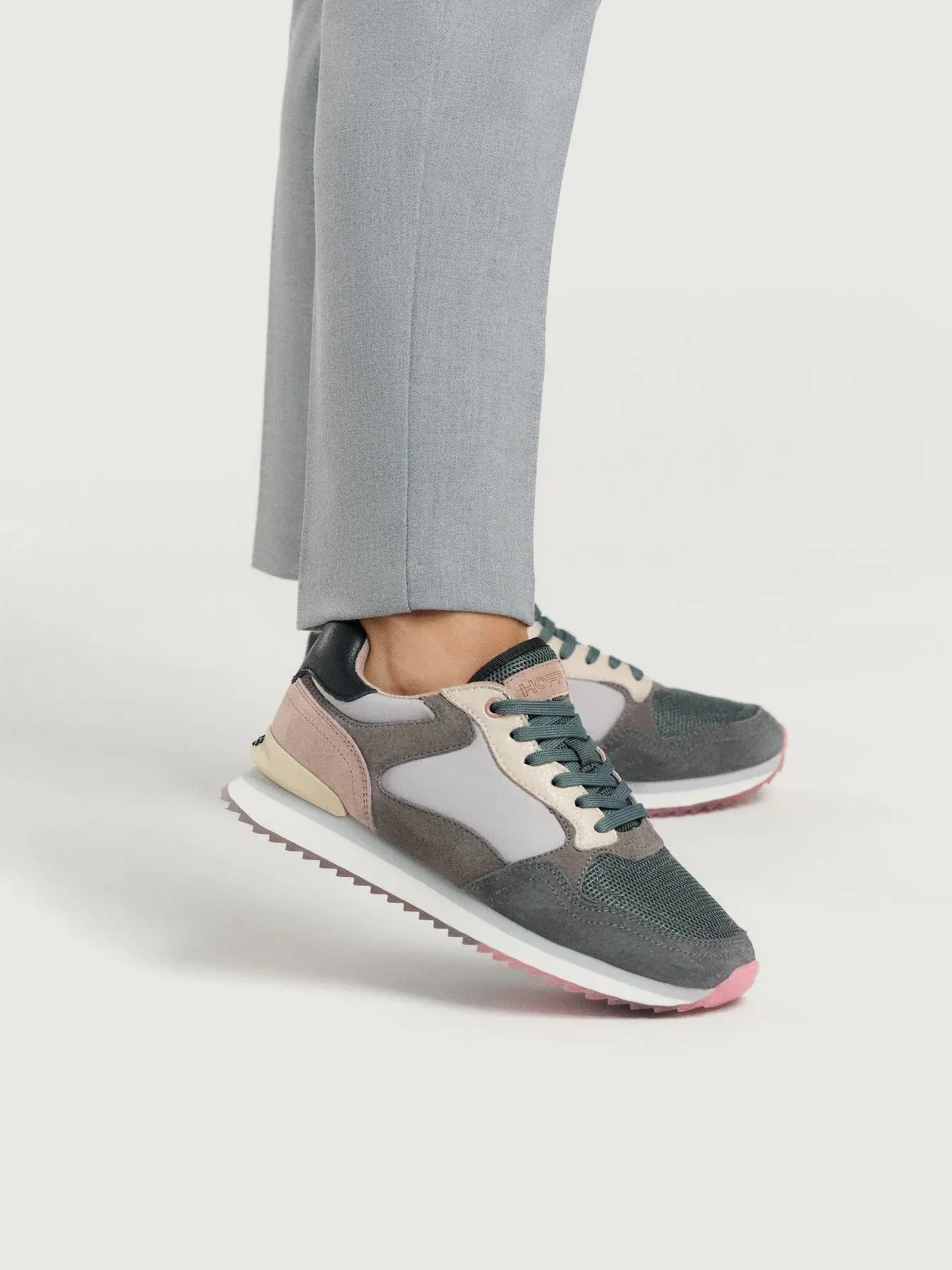 The Seoul Color Block Trainer