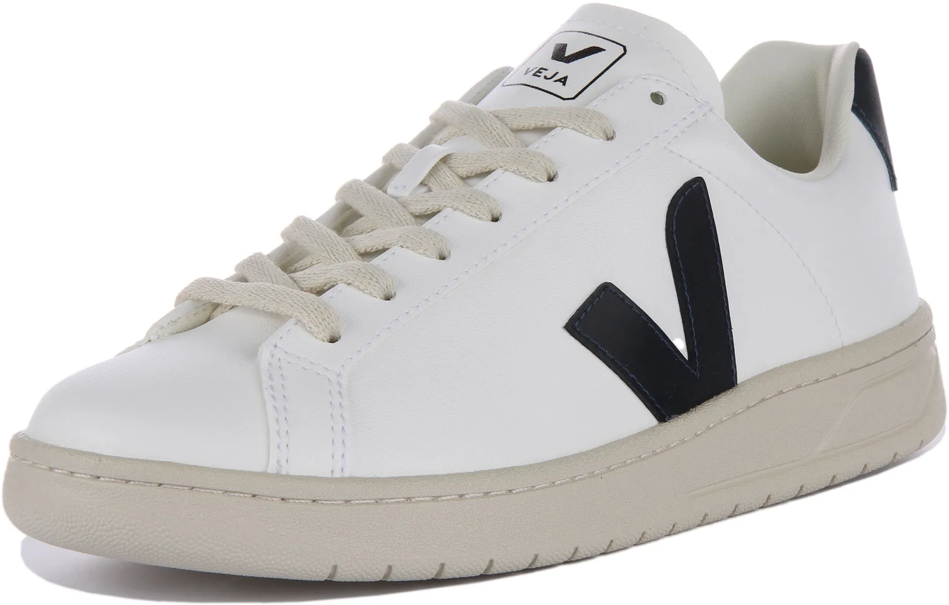 Veja Urca Cwl In White Navy For Women